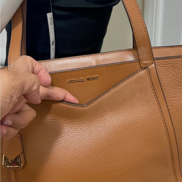Michael Kors beautiful tan color leather bag classic  comes with their desk bag - Picture 8 of 16